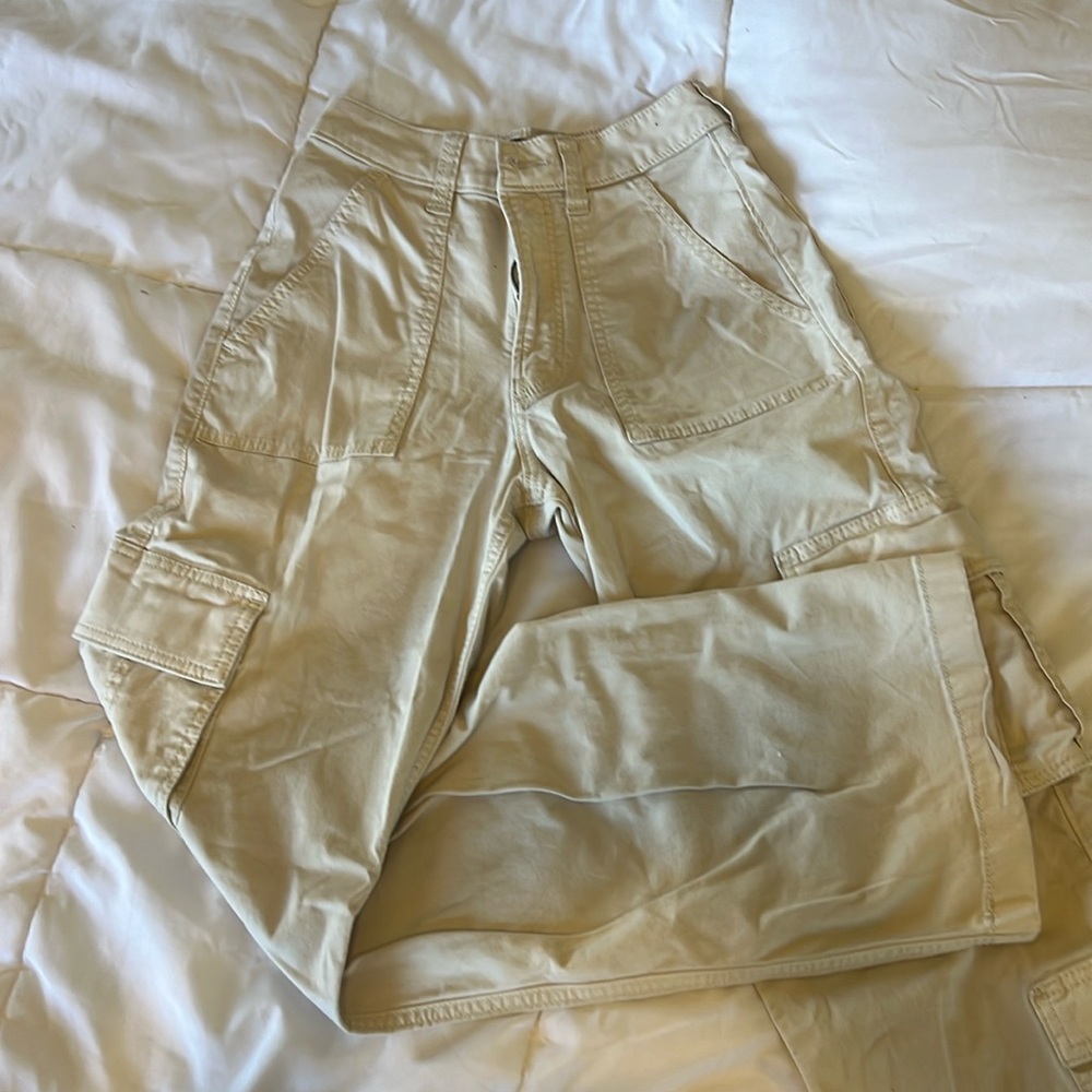 Hollister Ultra High-Rise Baggy Cargo Pants